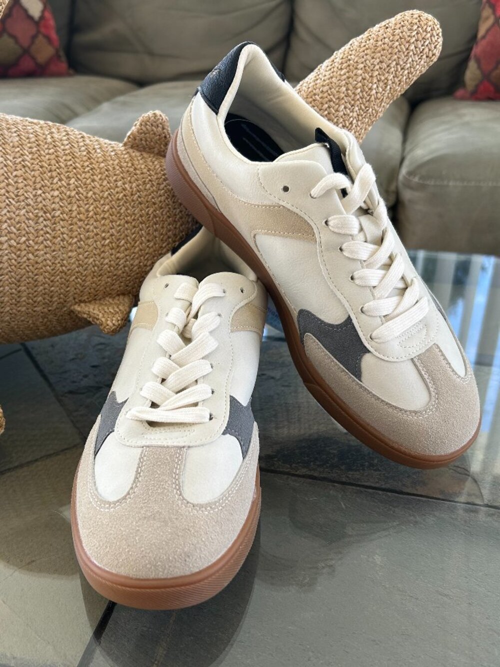 Womens Blowfish Malibu Cream and Gray Low-Top Sneakers SZ 8 1/2 New Never Worn - Picture 2 of 6